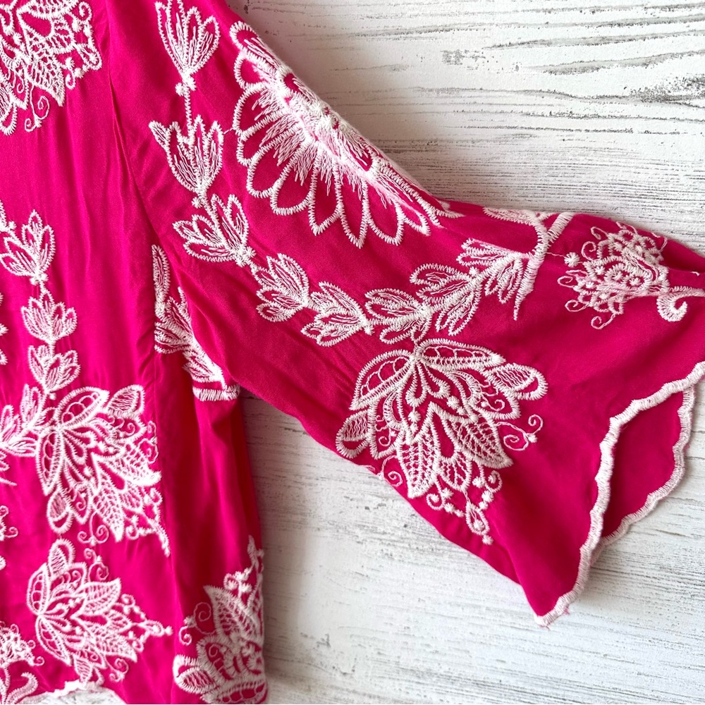 SOLITAIRE Anthropologie Embroidered Floral Boxy Cropped Trumpet Sleeve Top L - Picture 6 of 8